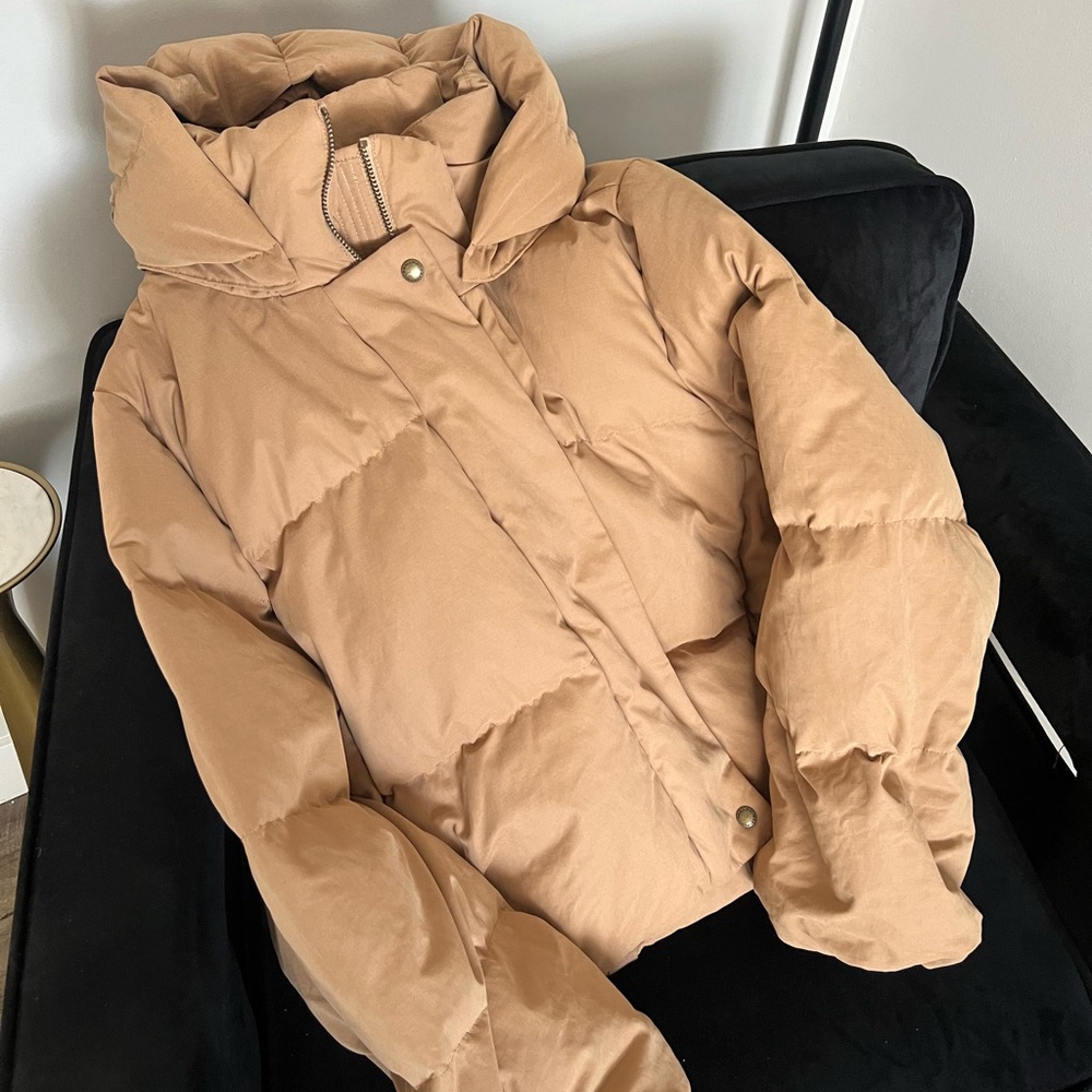 Beige puffer jacket banana republic